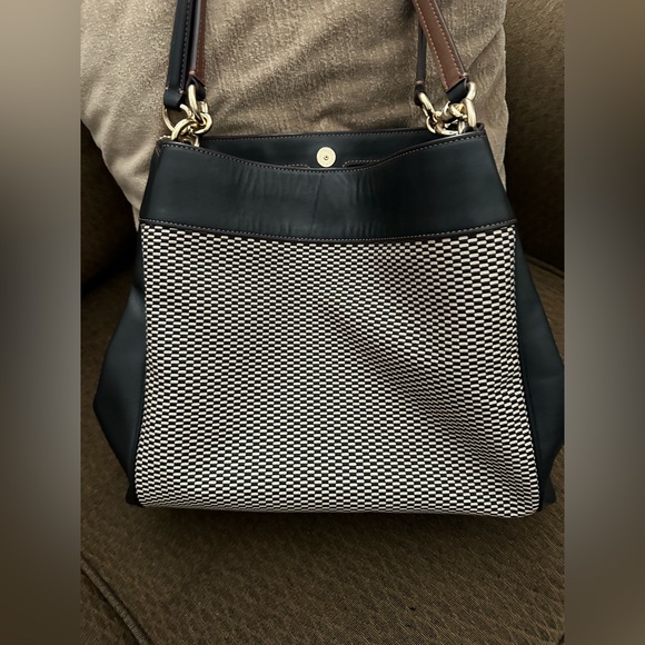 COACH Dalton 31 Signature Jacquard Black
Shoulder Bag - Picture 2 of 5